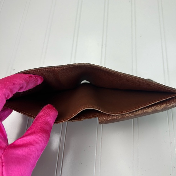 Louis Vuitton Multiple Pocket Wallet - Picture 8 of 13